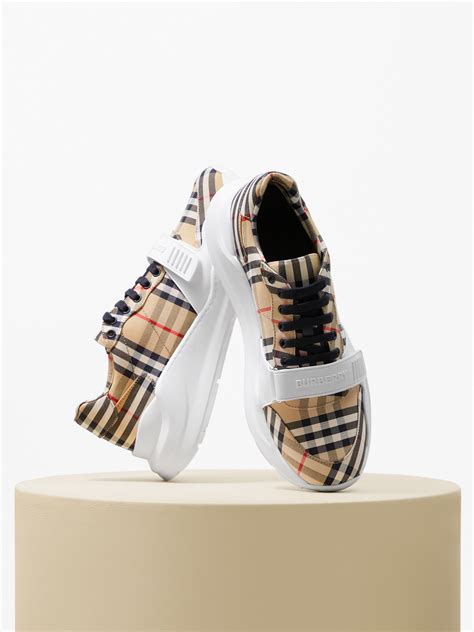 chaussure burberry homme algerie|Burberry .